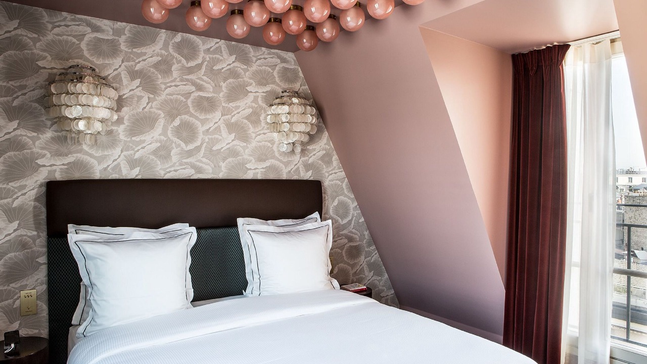 Photo of Bedroom in 8th Arrondissement
