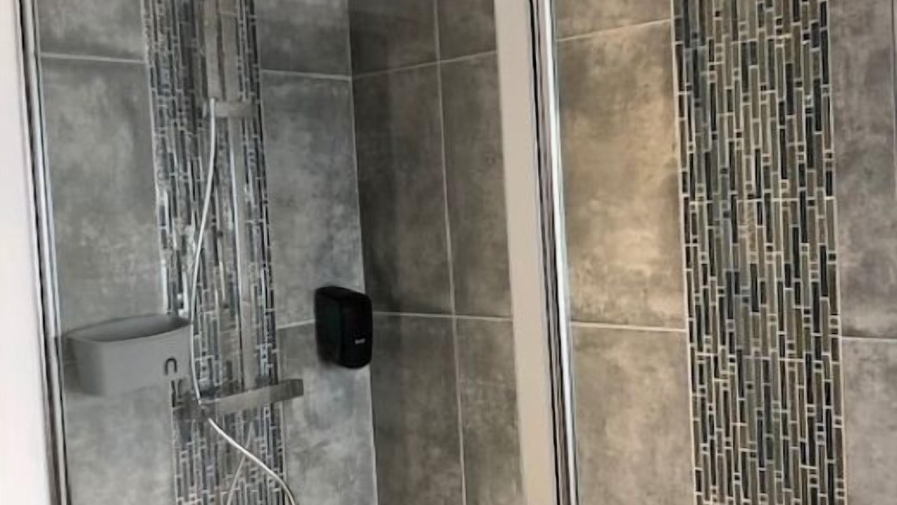 Photo of Bathroom in Flers