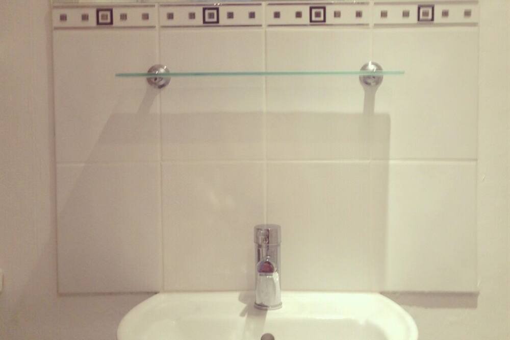 Photo of Bathroom in Petworth