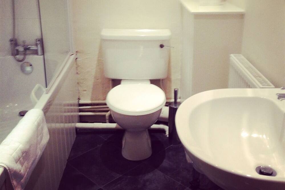 Photo of Bathroom in Petworth