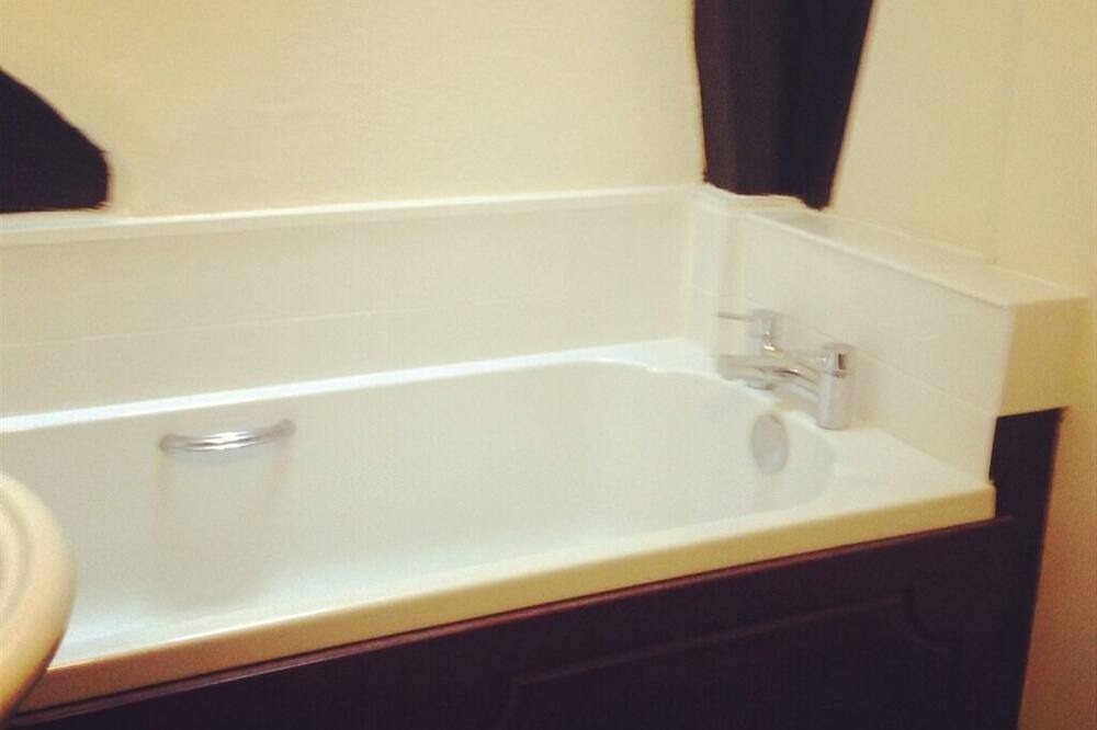 Photo of Bathroom in Petworth