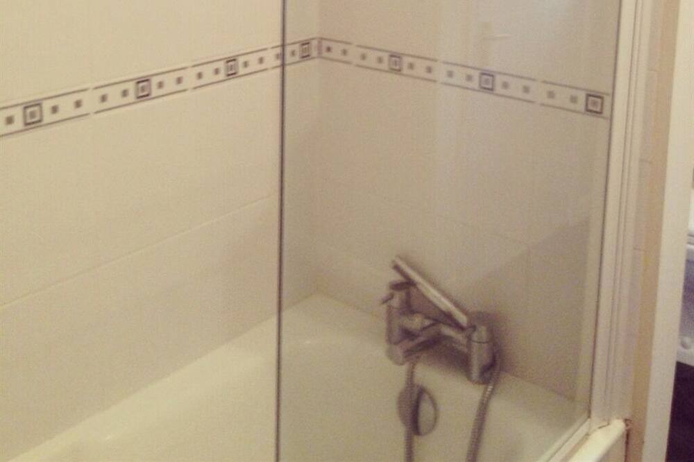 Photo of Bathroom in Petworth