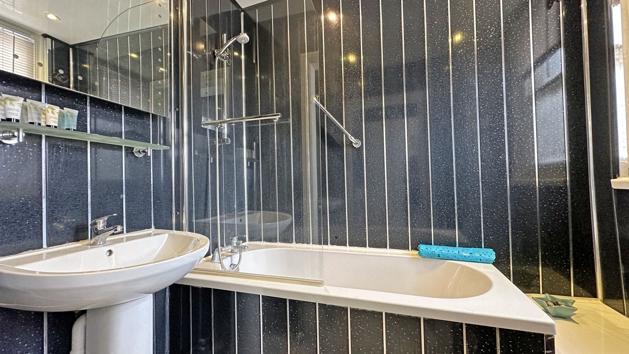 Photo of Bathroom in Isle of Grain