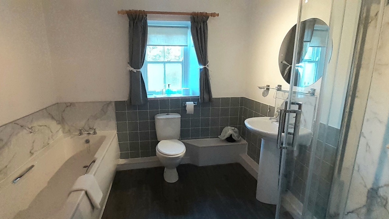 Photo of Bathroom in West Woodburn