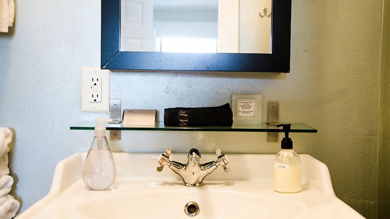 Photo of Bathroom in North End