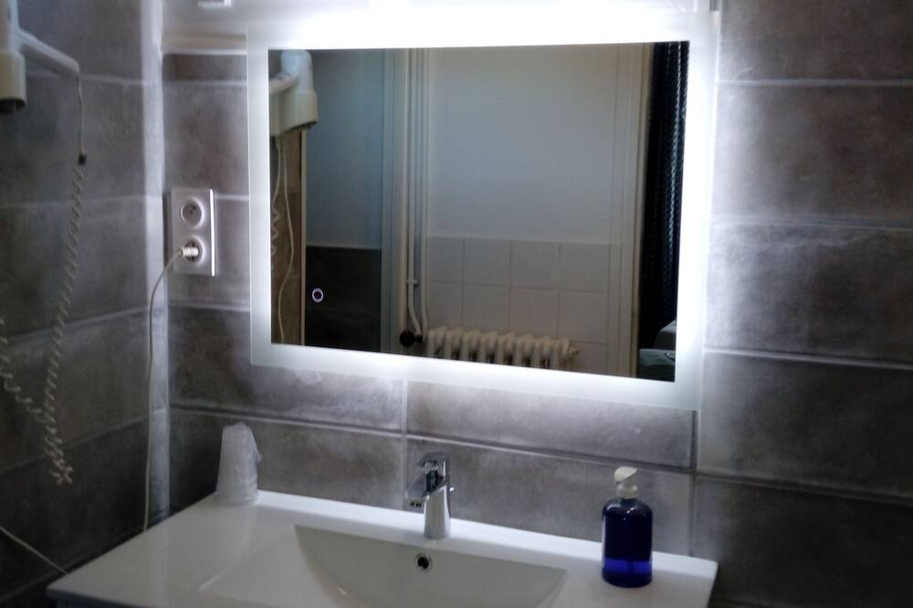 Photo of Bathroom in Carcassonne