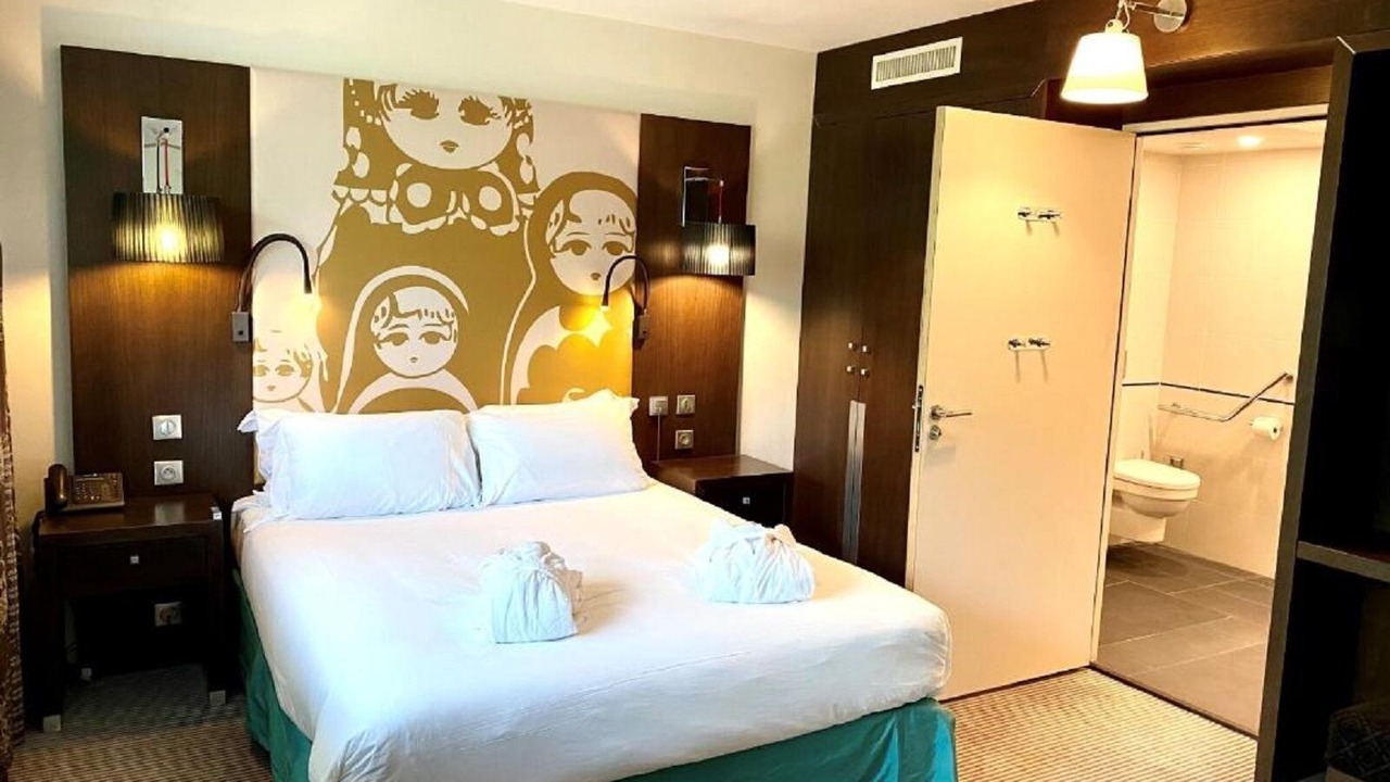 Photo of Bedroom in Antigone