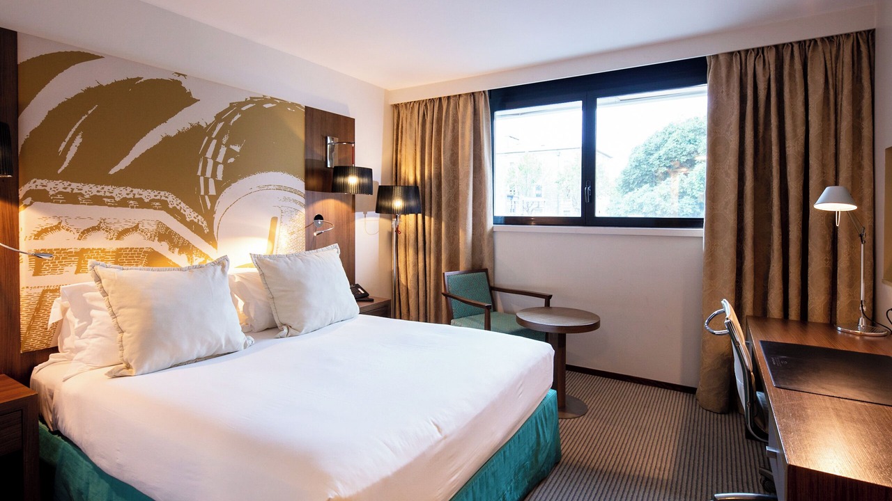 Photo of Bedroom in Antigone