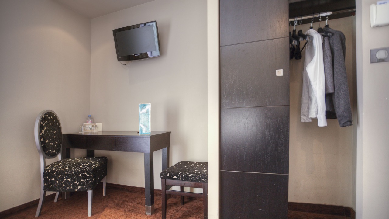 Photo of Bedroom in Le Lavandou