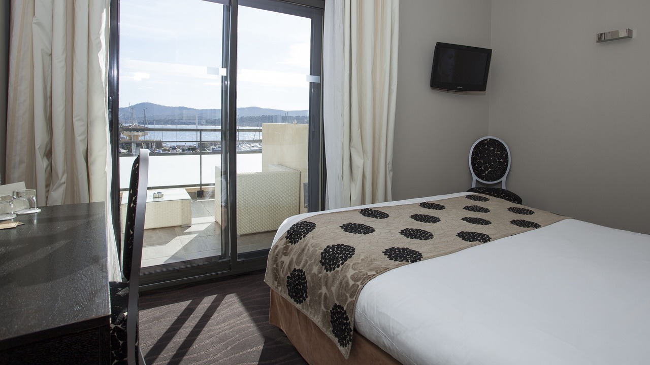 Photo of Bedroom in Le Lavandou