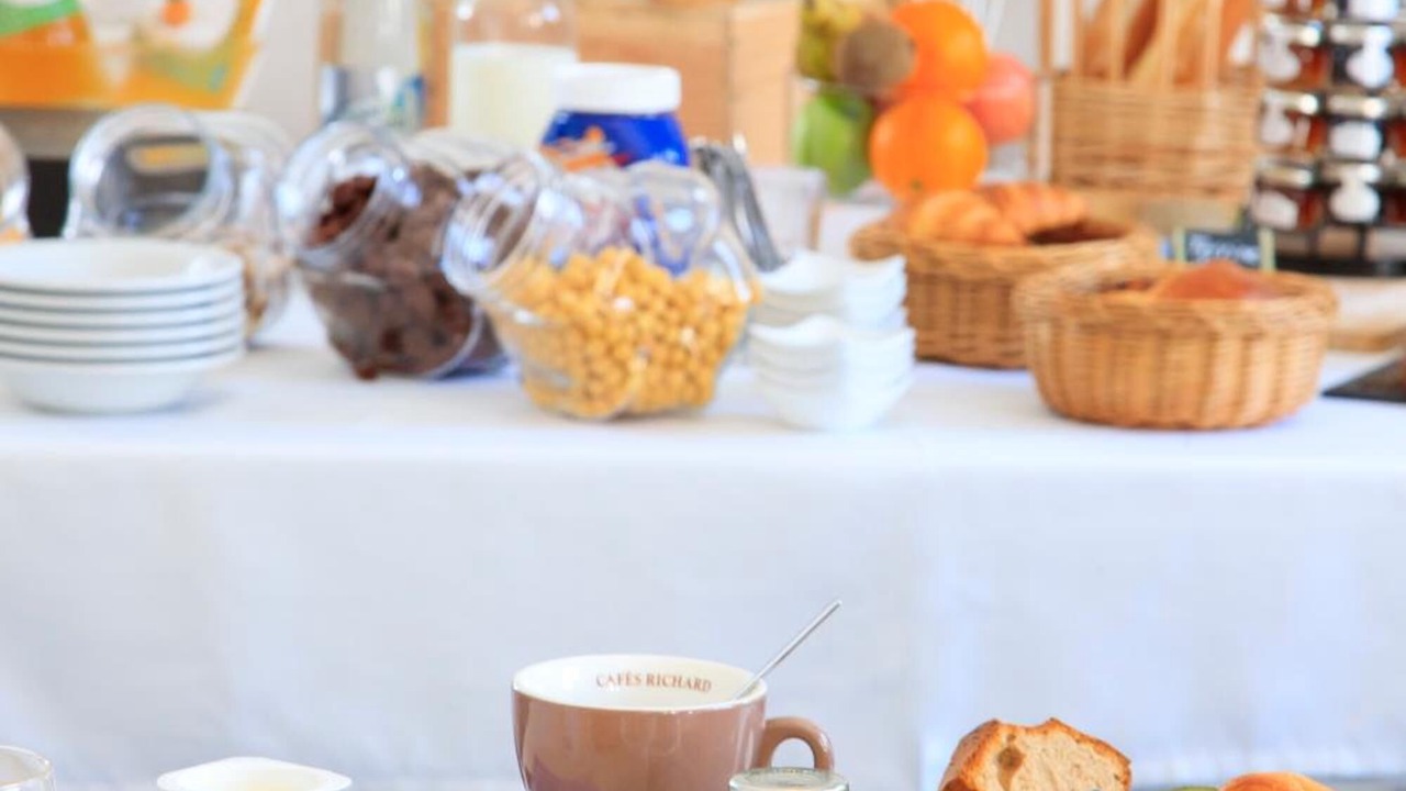 Photo of Others in Albert