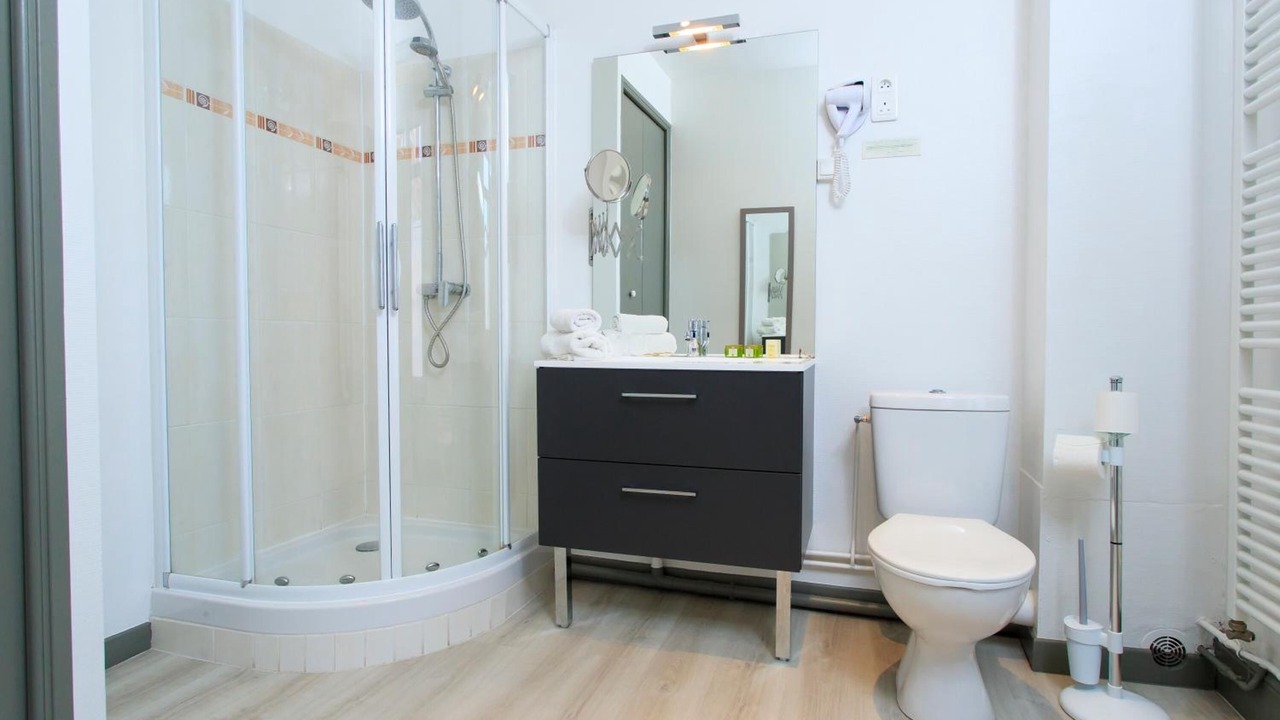 Photo of Others in Albert