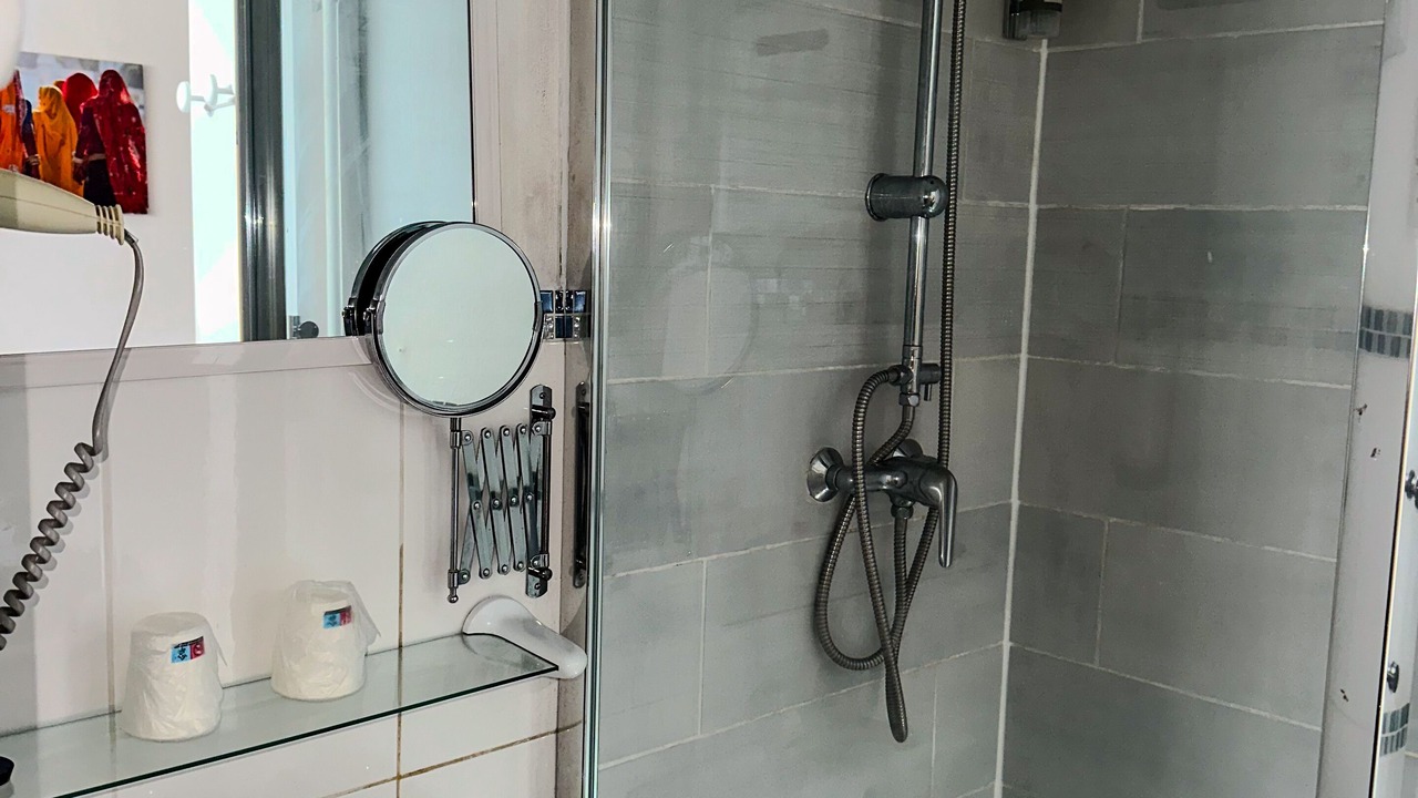 Photo of Bathroom in Lisieux