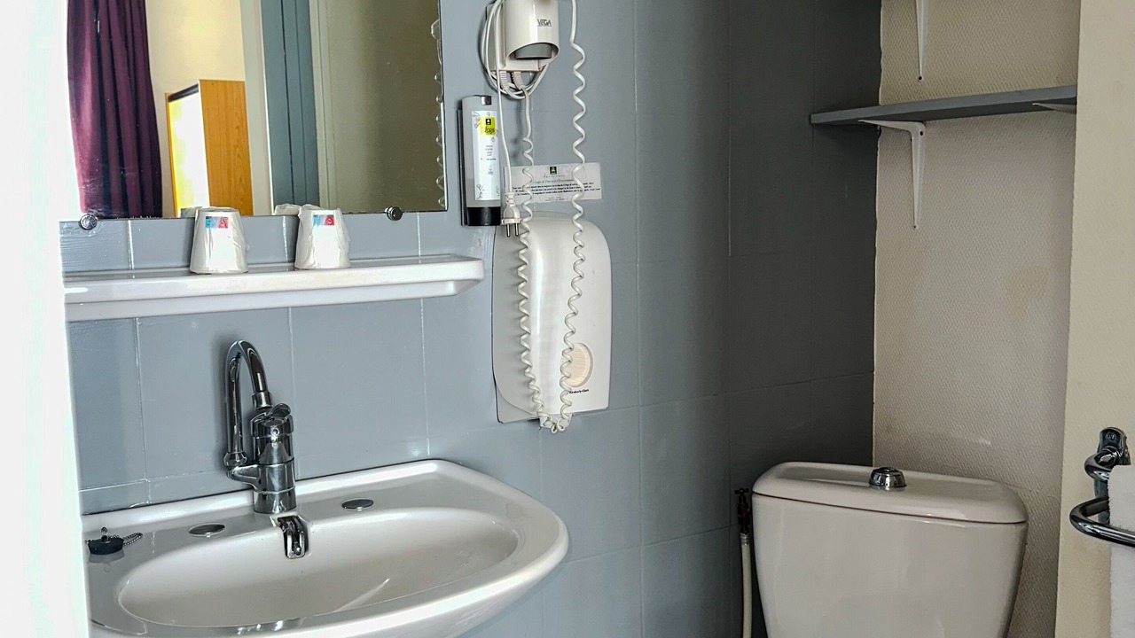 Photo of Bathroom in Lisieux