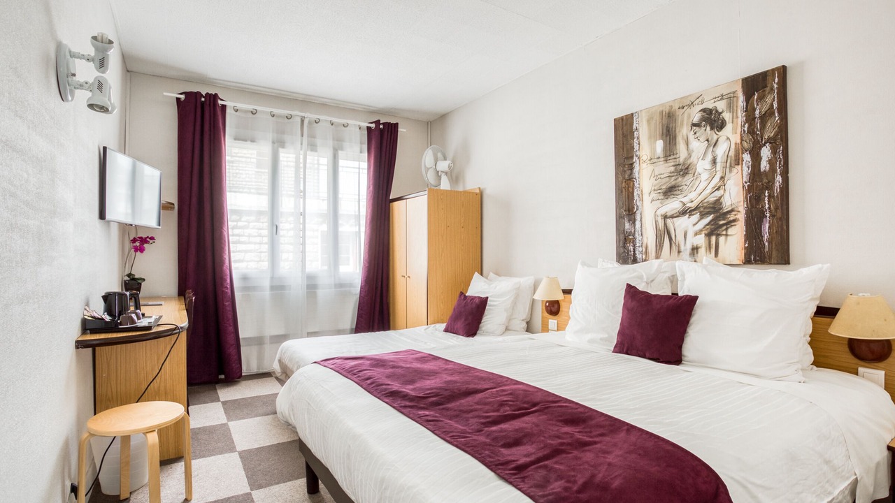 Photo of Bedroom in Lisieux