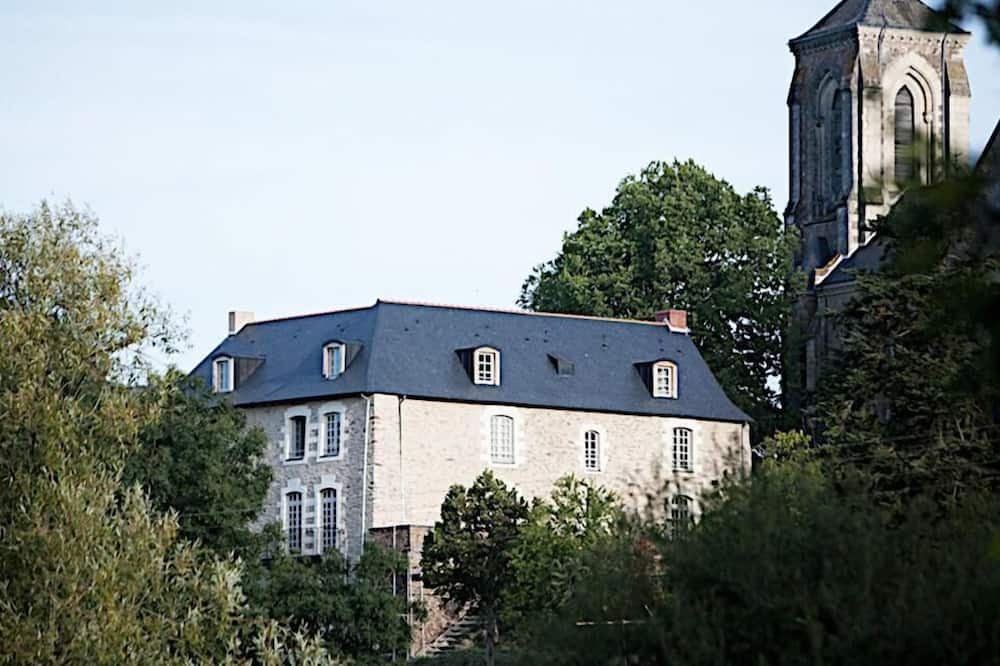 Photo of Outdoor in Bonnoeuvre