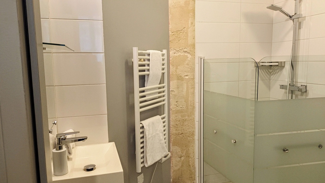 Photo of Bathroom in Bordeaux City Centre