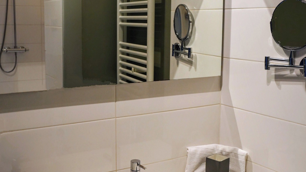 Photo of Bathroom in Bordeaux City Centre