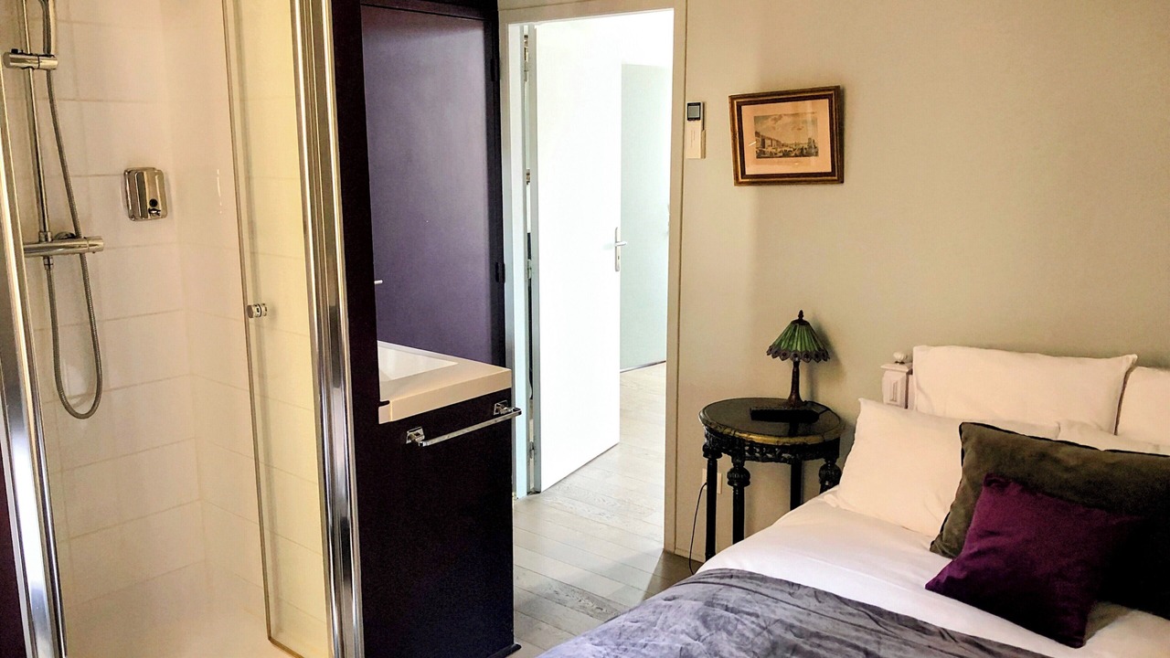 Photo of Bedroom in Bordeaux City Centre