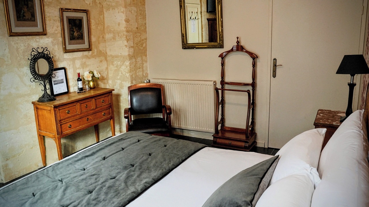 Photo of Bedroom in Bordeaux City Centre