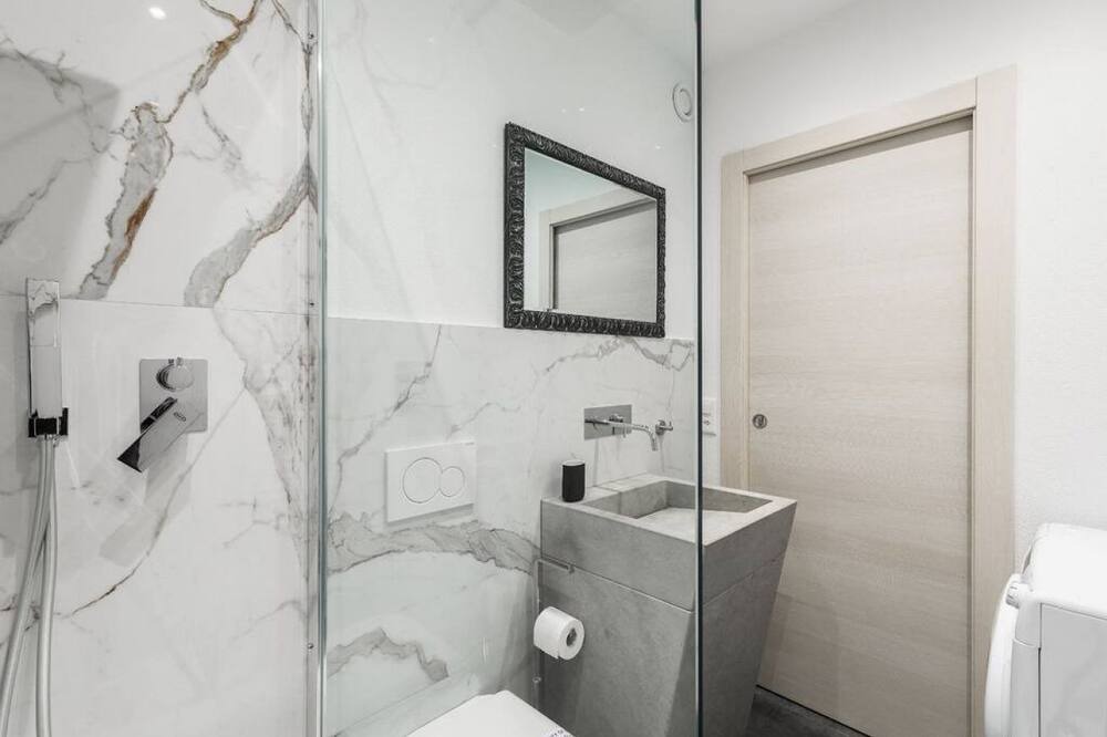 Photo of Bathroom in Paradiso