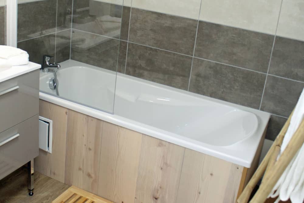 Photo of Bathroom in Vauconcourt-Nervezain