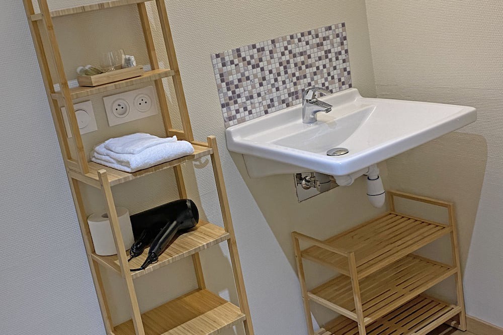 Photo of Bathroom in Vauconcourt-Nervezain