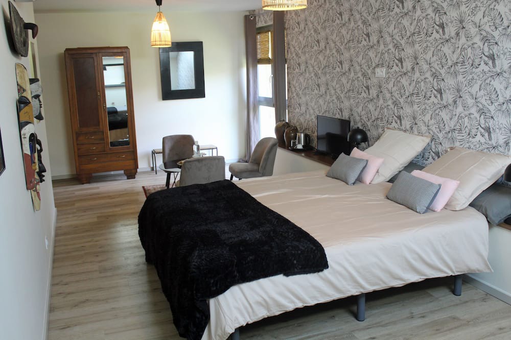 Photo of Bedroom in Vauconcourt-Nervezain