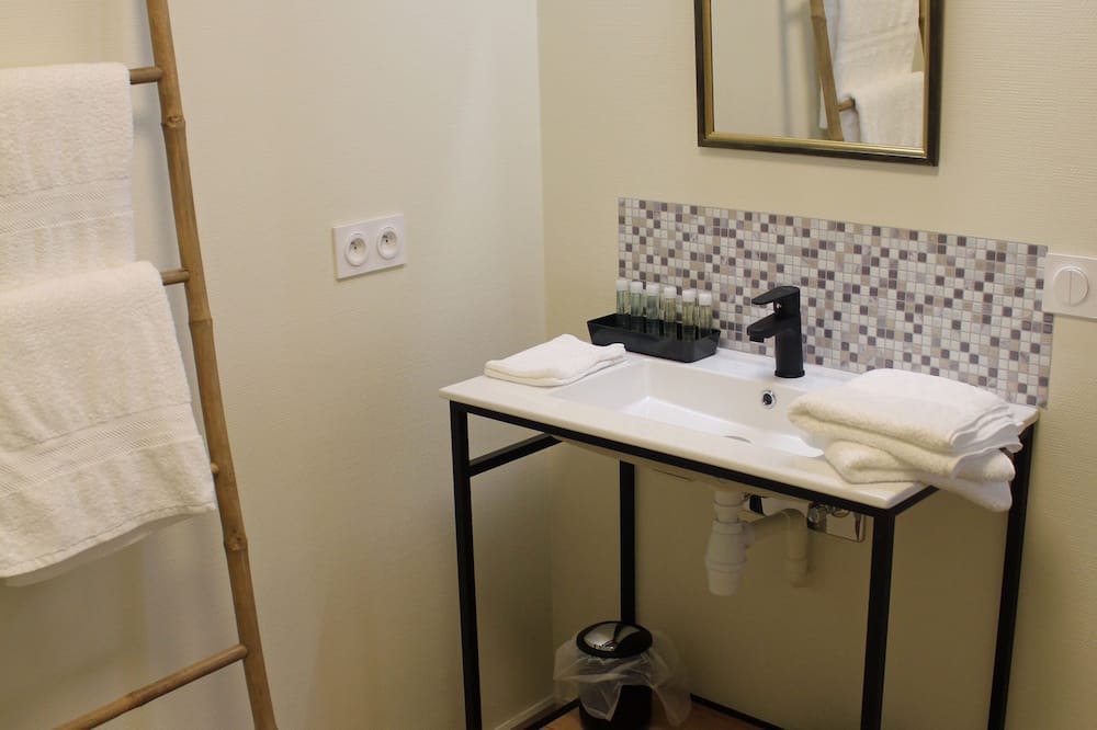 Photo of Bathroom in Vauconcourt-Nervezain