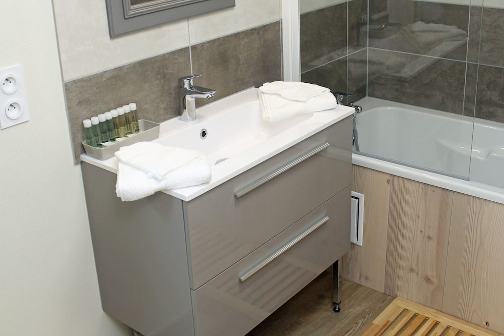 Photo of Bathroom in Vauconcourt-Nervezain