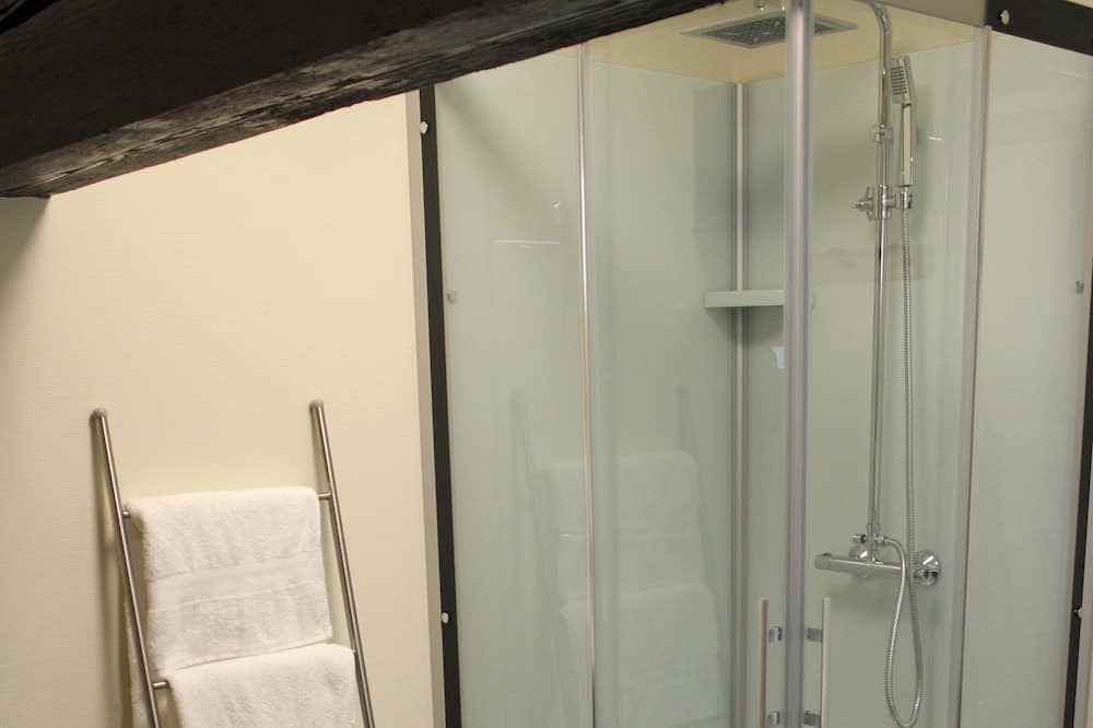 Photo of Bathroom in Vauconcourt-Nervezain