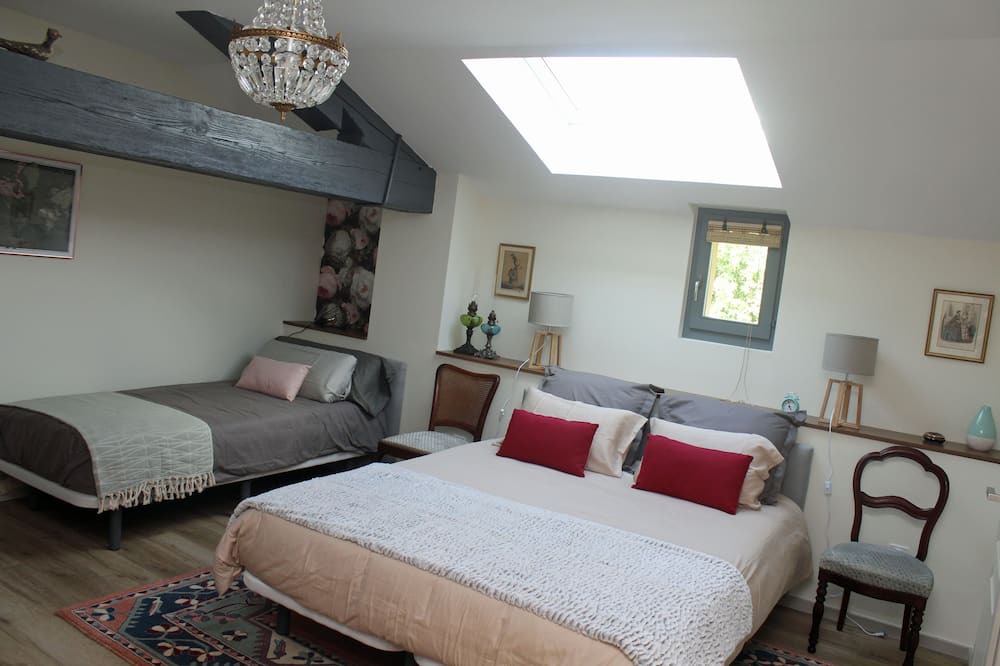 Photo of Bedroom in Vauconcourt-Nervezain