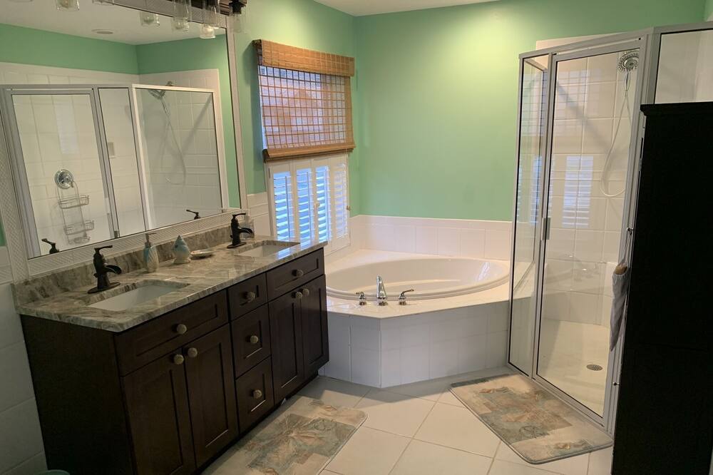 Photo of Bathroom in Riverhaven Village