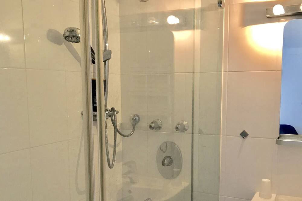 Photo of Bathroom in Le Cannet-des-Maures