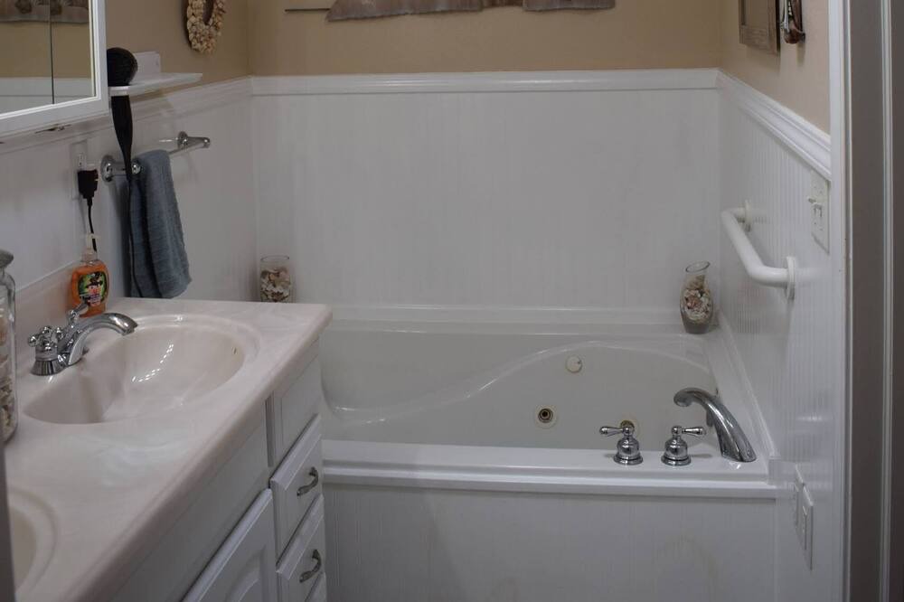 Photo of Bathroom in Bruno