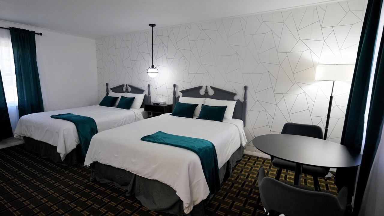 Photo of Bedroom in Lee