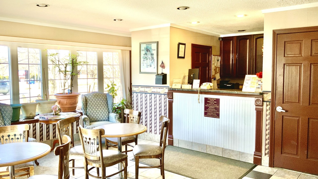 Photo of Others in Lee