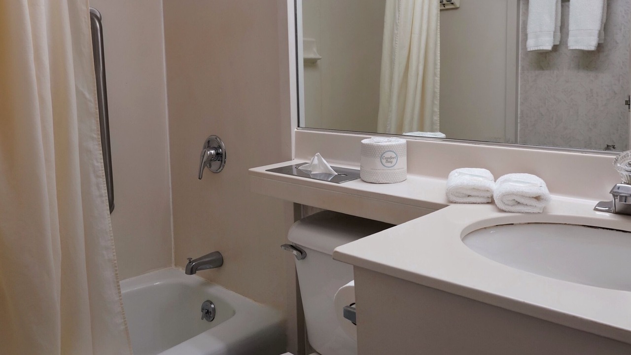 Photo of Others in Lee