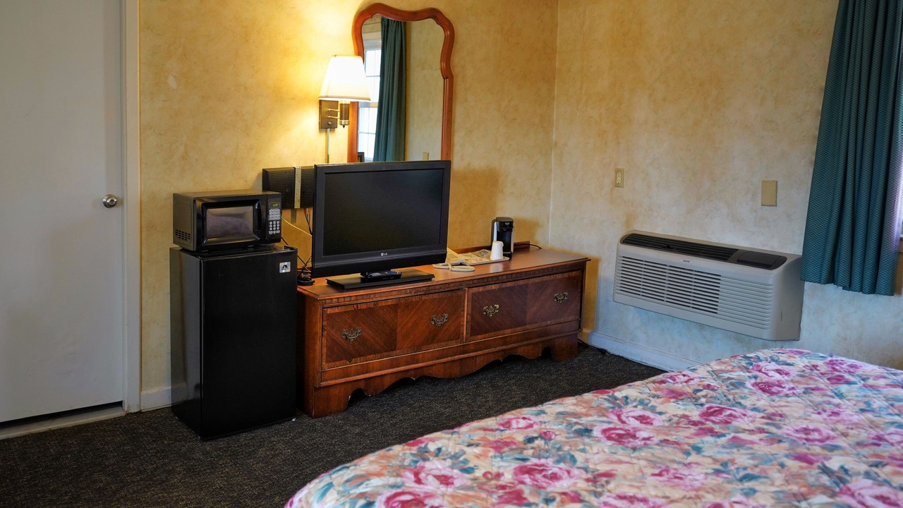 Photo of Bedroom in Lee