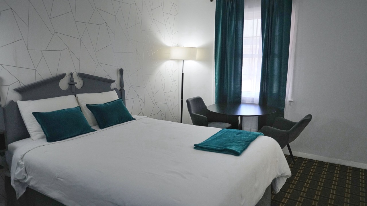 Photo of Bedroom in Lee