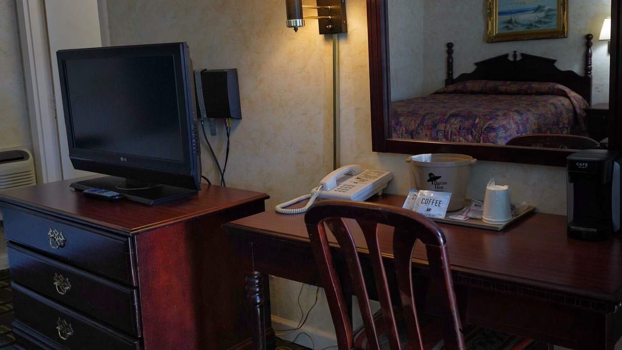 Photo of Others in Lee