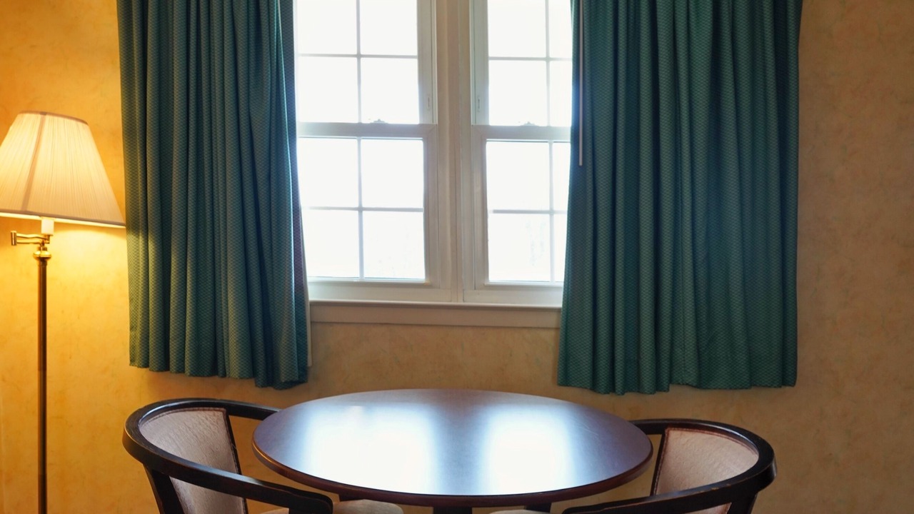 Photo of Bedroom in Lee