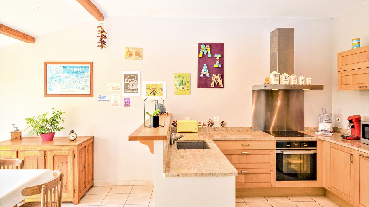 Photo of Kitchen in Saint-Andre-de-Roquepertuis