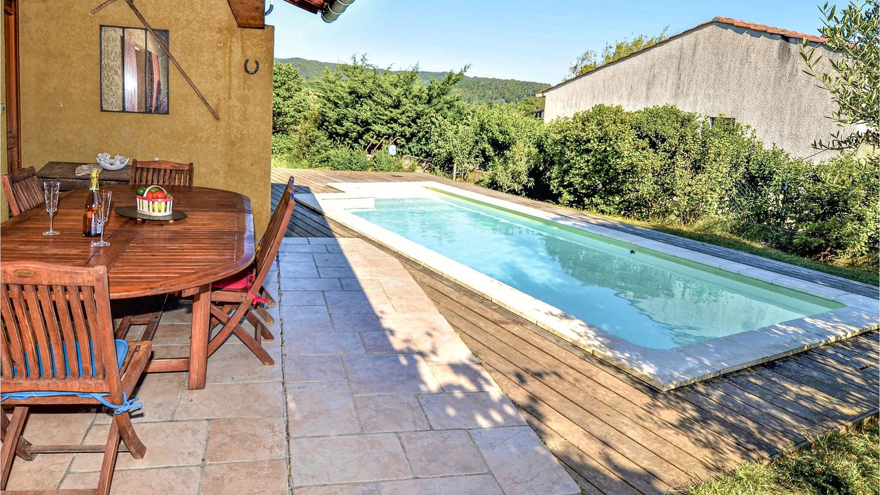 Photo of Outdoor in Saint-Andre-de-Roquepertuis