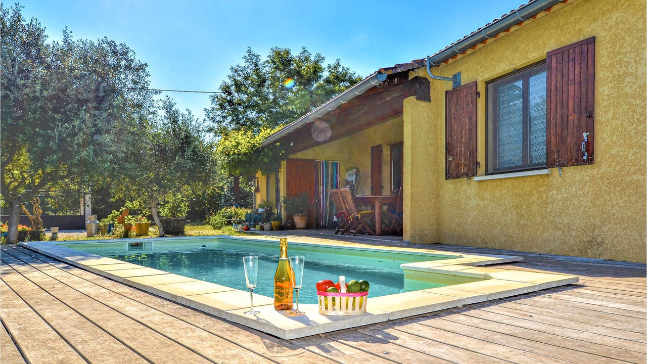 Photo of Outdoor in Saint-Andre-de-Roquepertuis