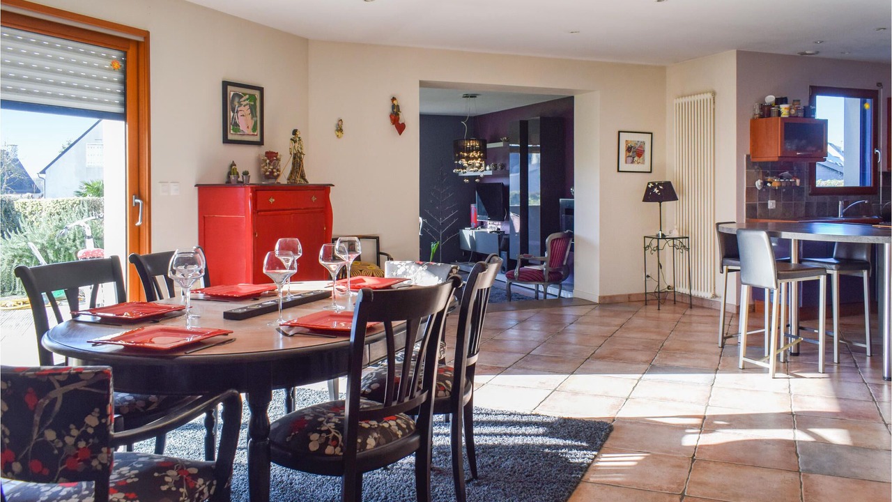 Photo of Others in Hillion