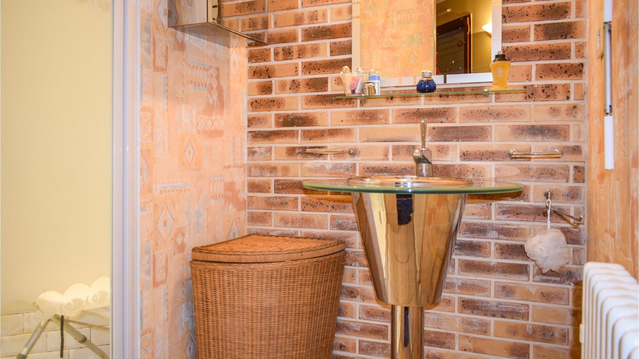 Photo of Others in Hillion