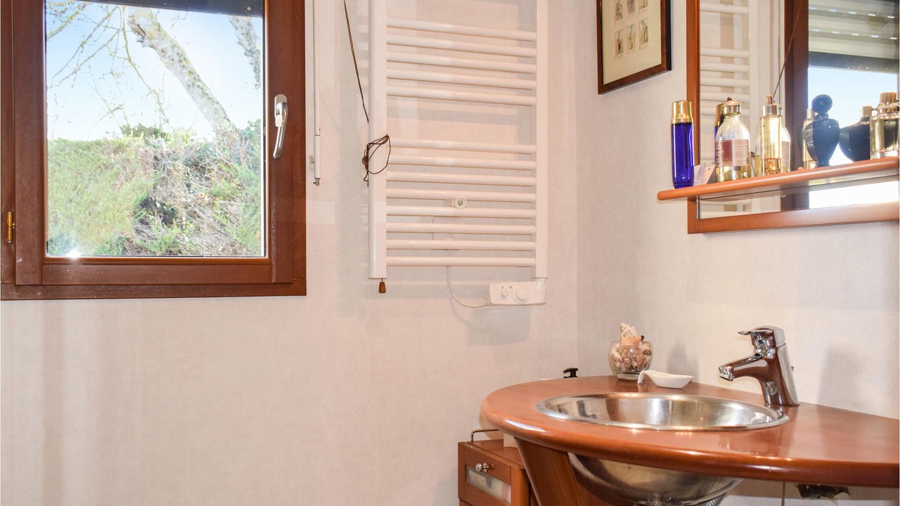 Photo of Others in Hillion