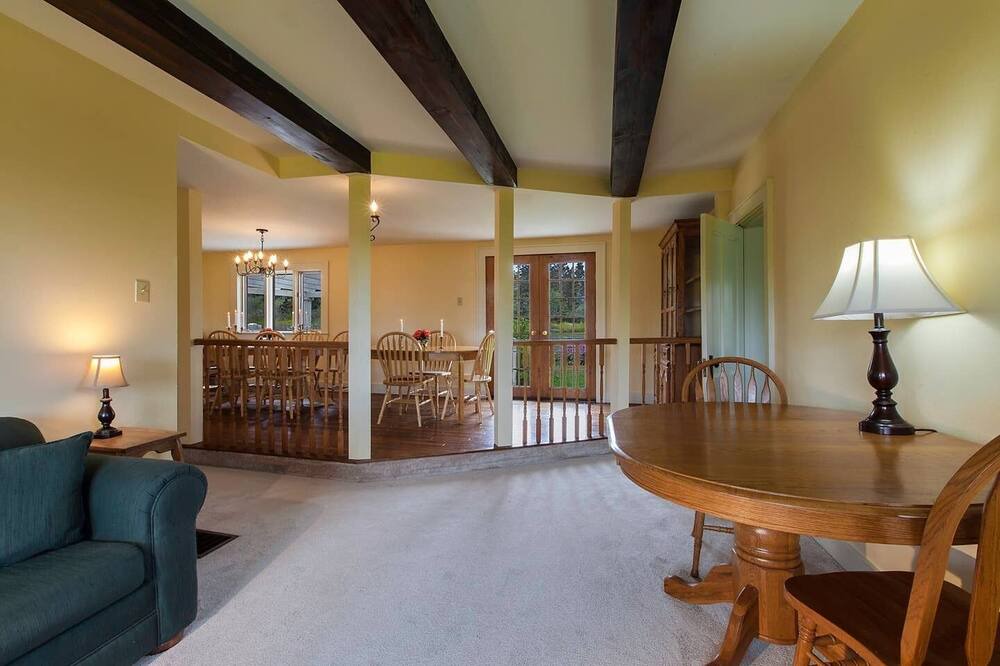 Photo of Livingroom in Lower Rose Bay
