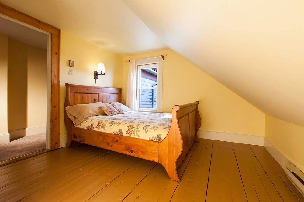 Photo of Bedroom in Lower Rose Bay